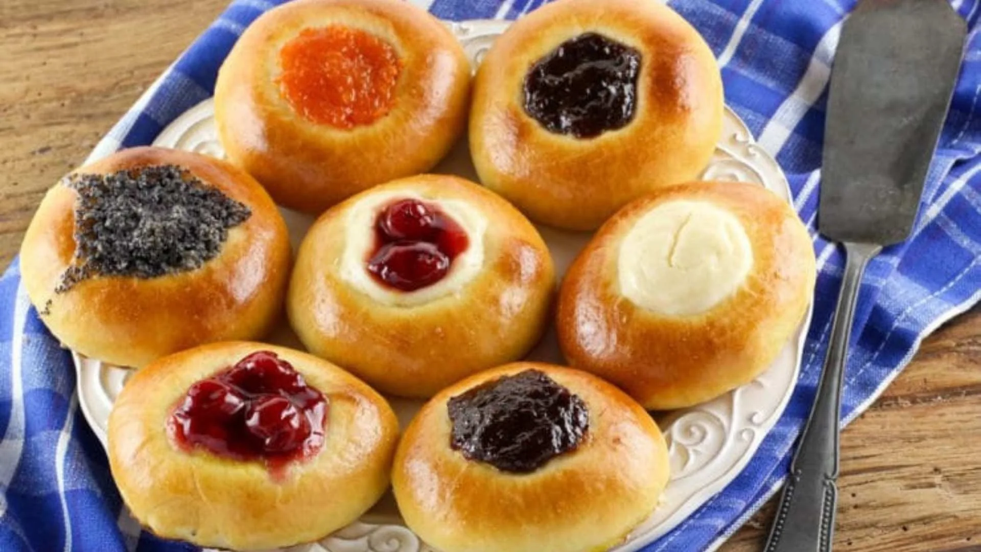 Булочки с творогом и джемом Екатеринбург