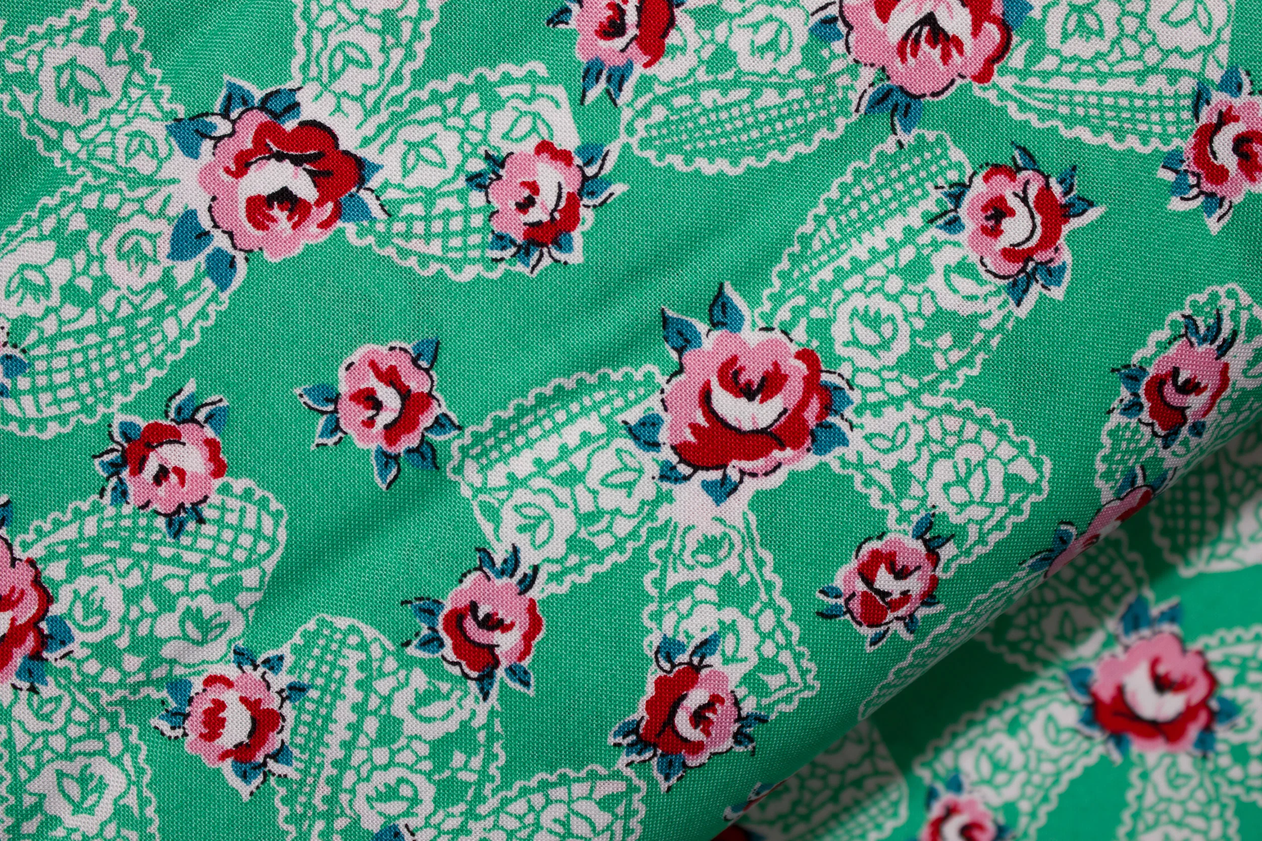 Everything But The Kitchen Sink White Lace Bows On Green By Rjr Fabrics Quilted Twins