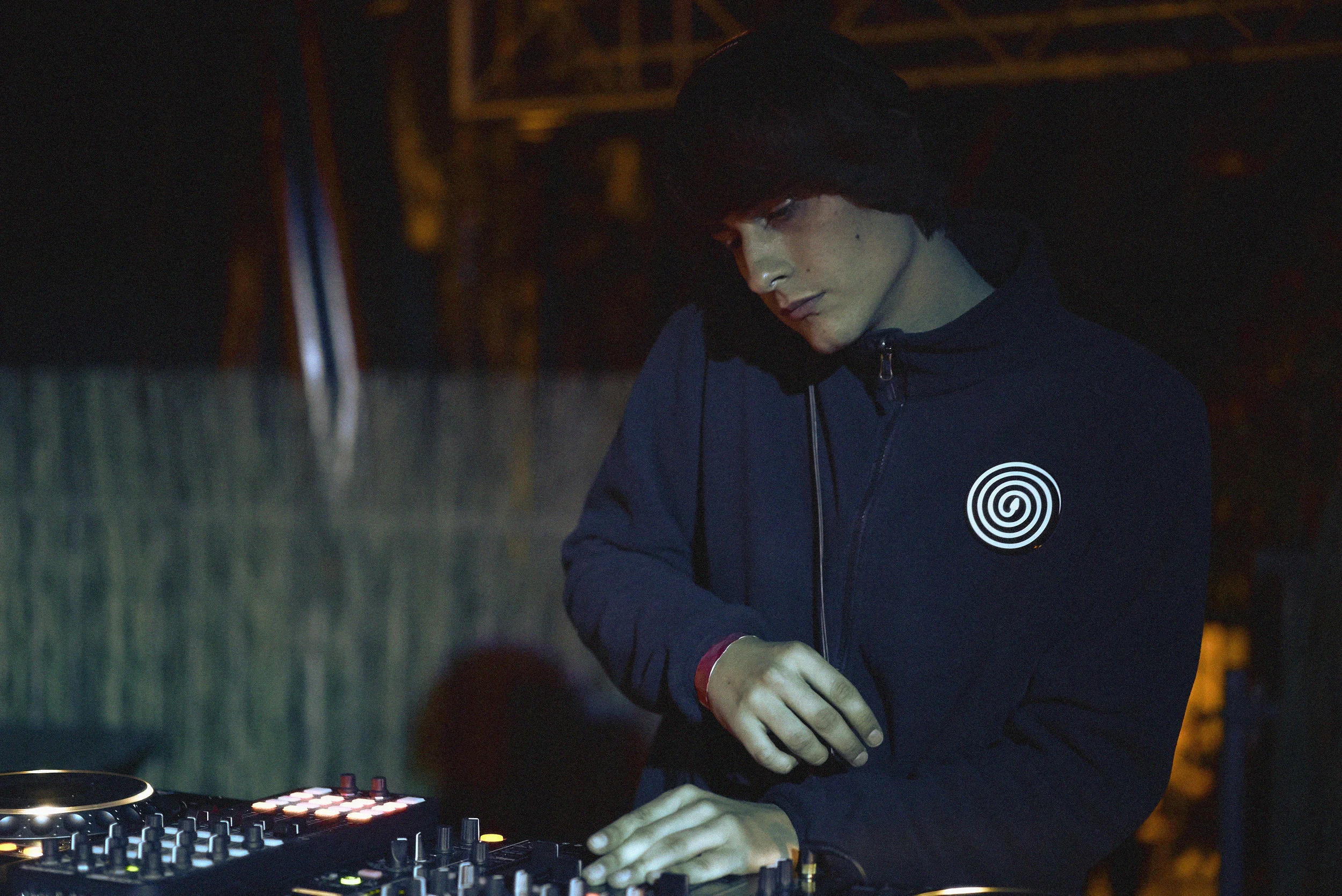 Entrevista Luigi Tozzi: «Los festivales de música electrónica son como una terapia para el estrés»