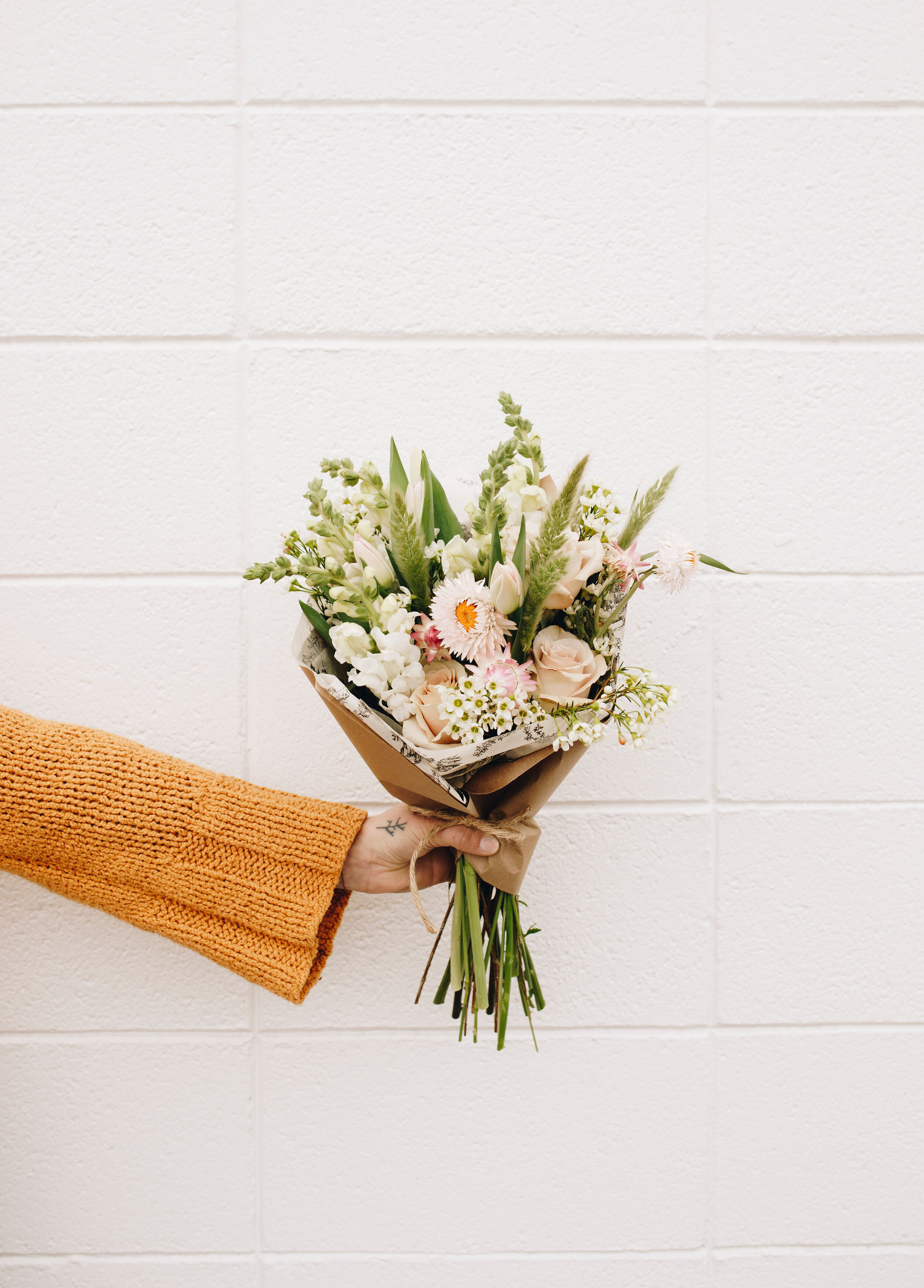 Sunday Bouquet: Brown Bagging It - StyleCarrot