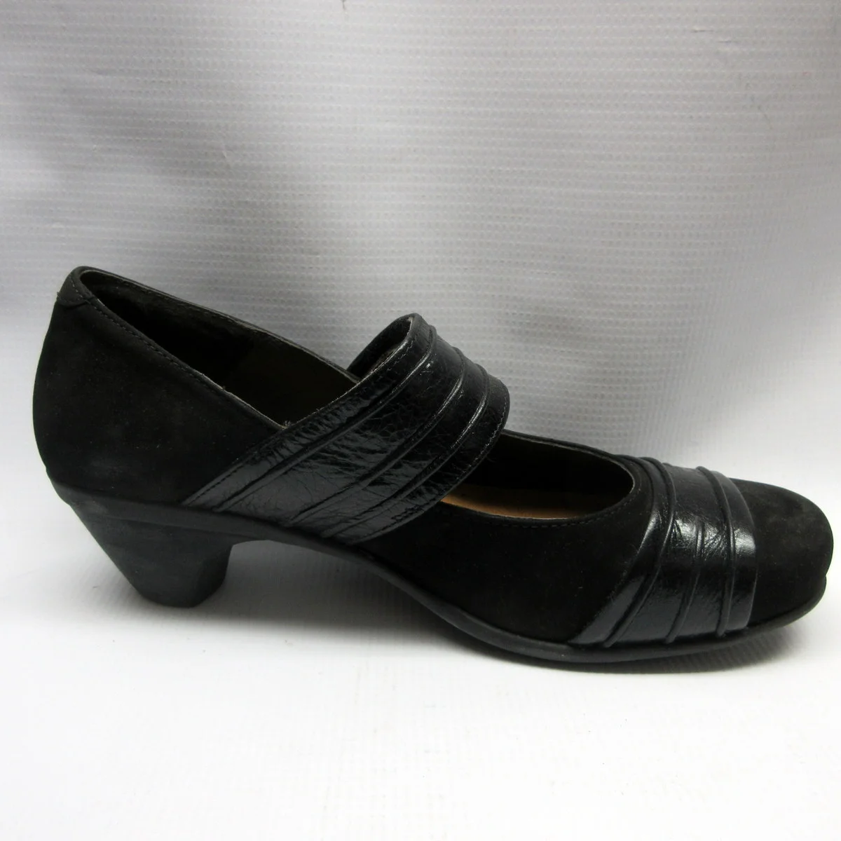 attitude shoes