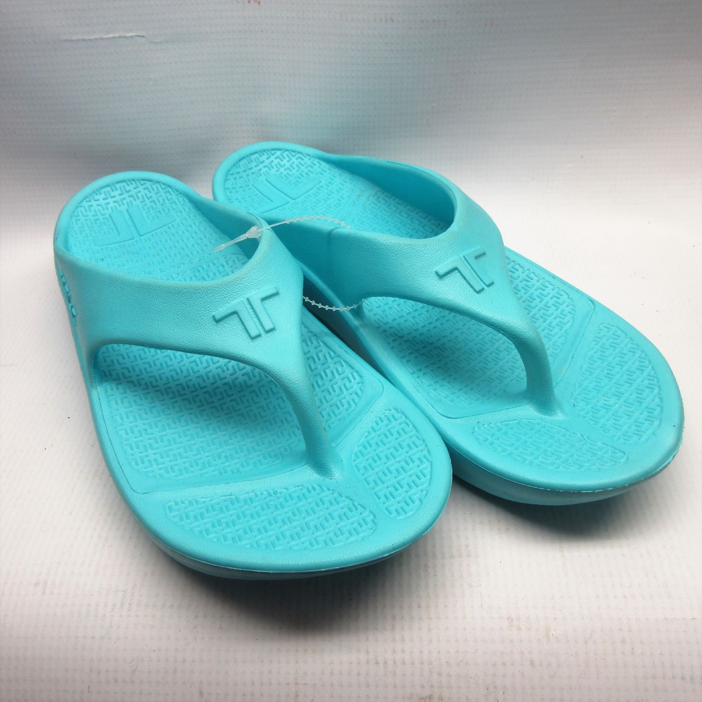 telic unisex flip flop