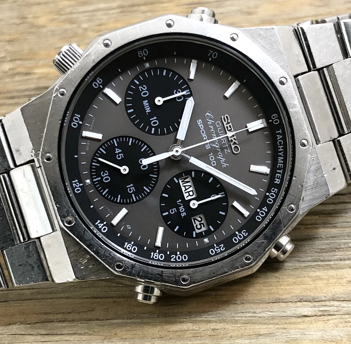 seiko quartz chronograph sports 100