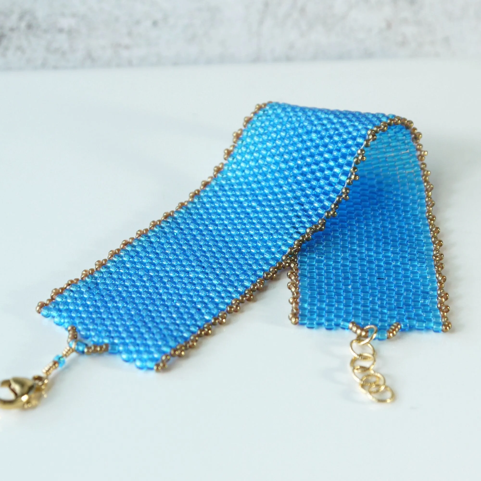 artisan goldfilled bracelet - 蓝色glass jewelry