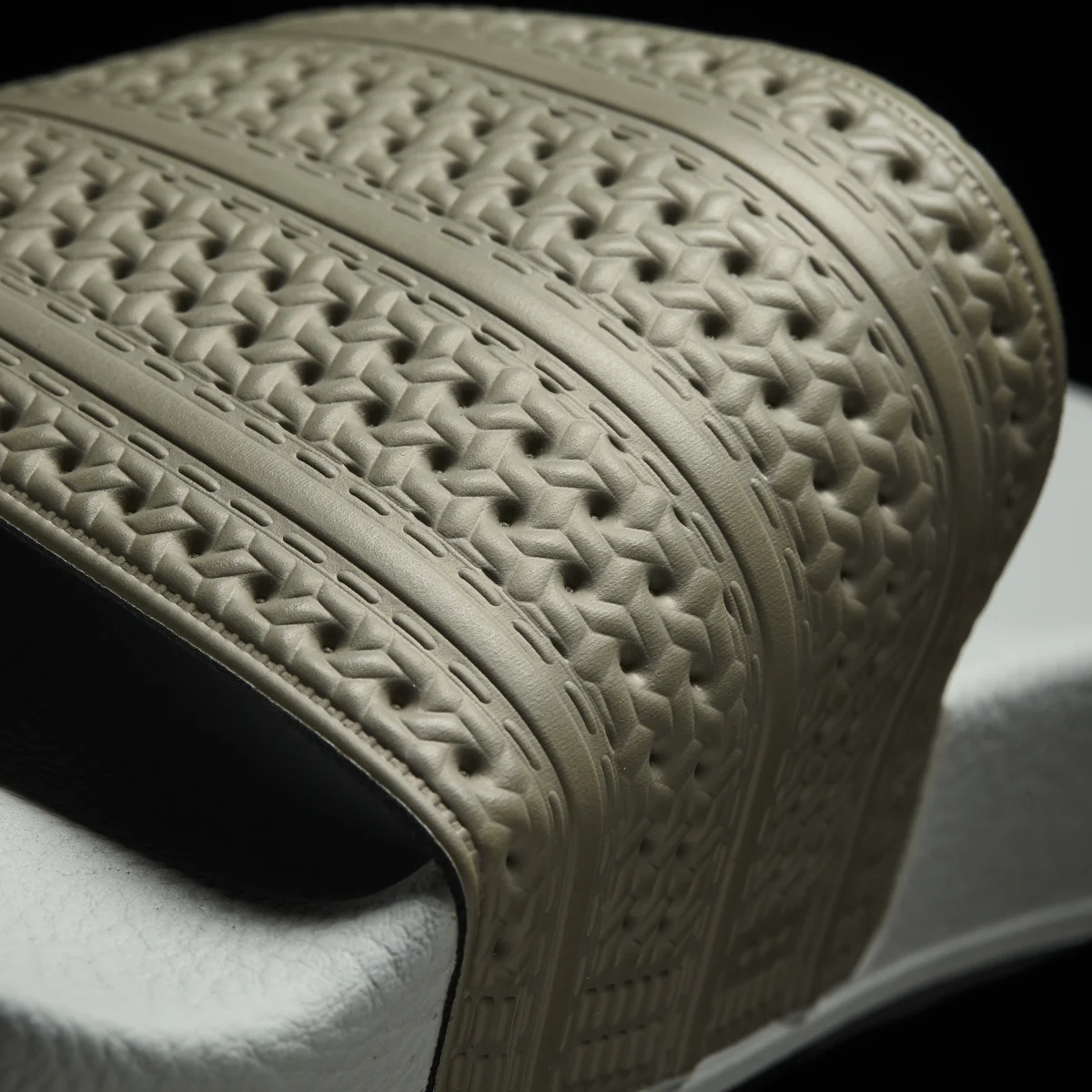 adilette sizing reddit