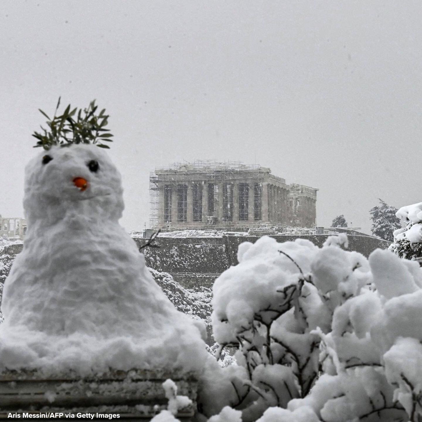 即使是帕特农神庙?! 大家注意保暖和安全. 🥶🥶#parthenon #acropolistech #snowpocalypse #coldweather