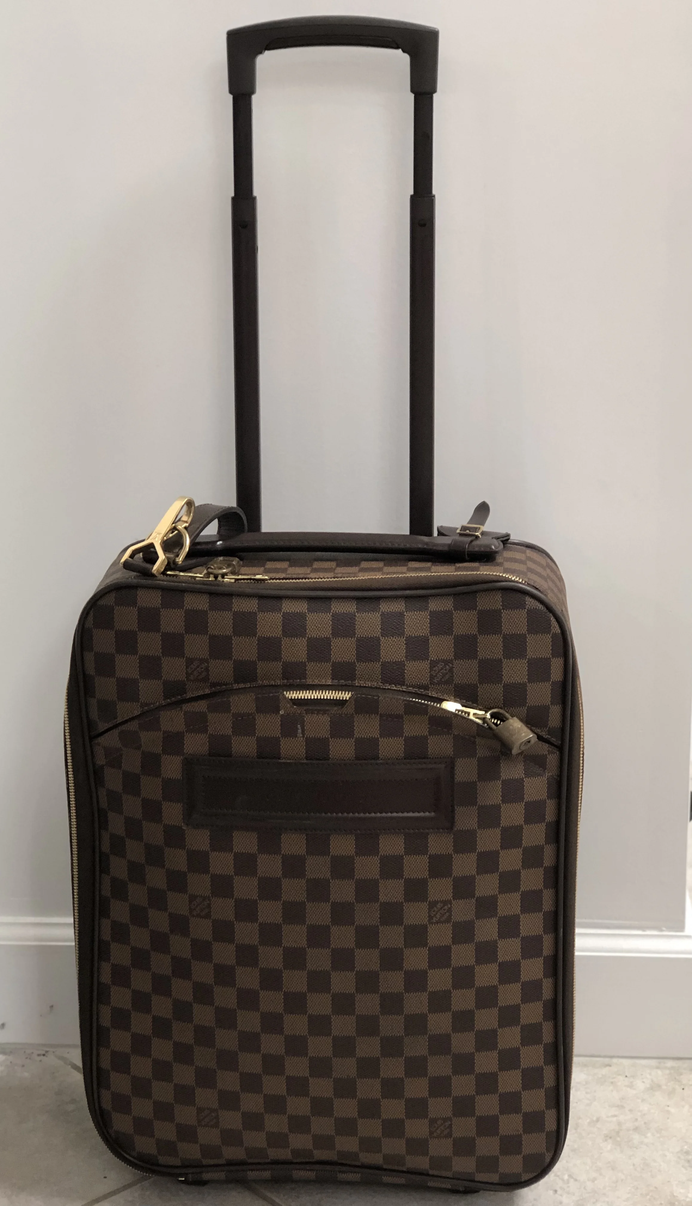 louis vuitton pegase 50