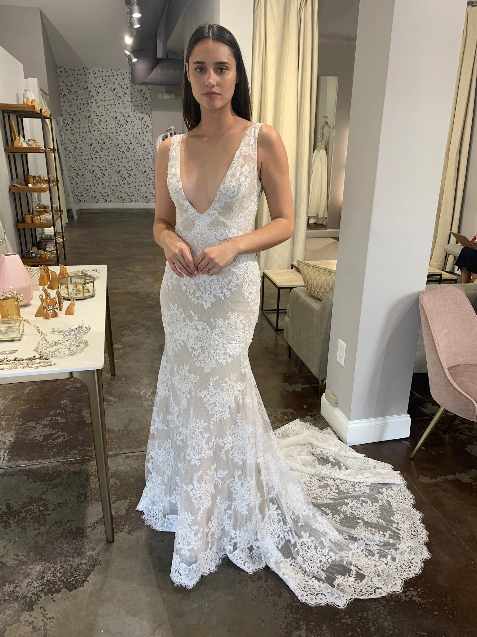 monique lhuillier white dress