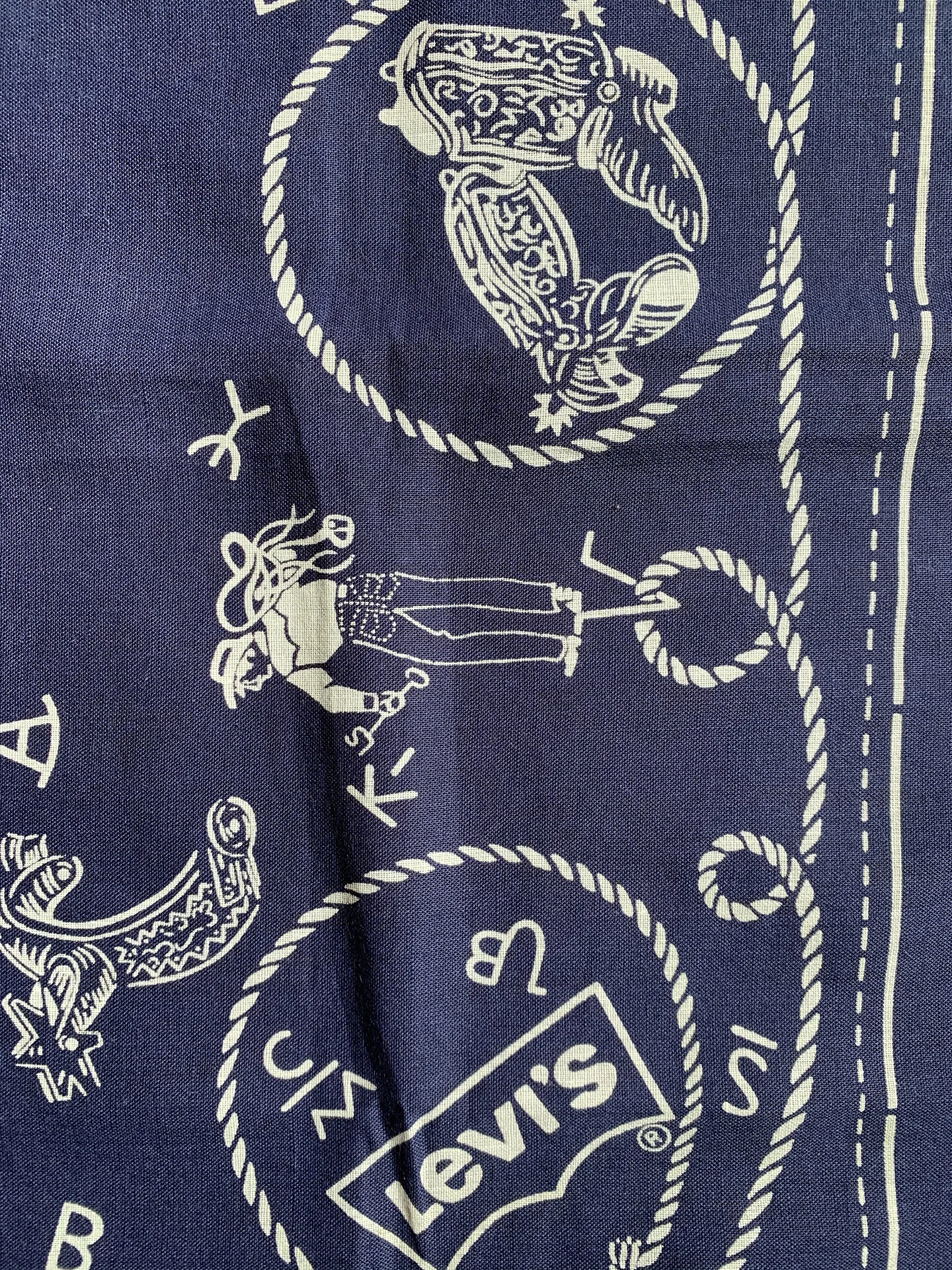 levis bandana