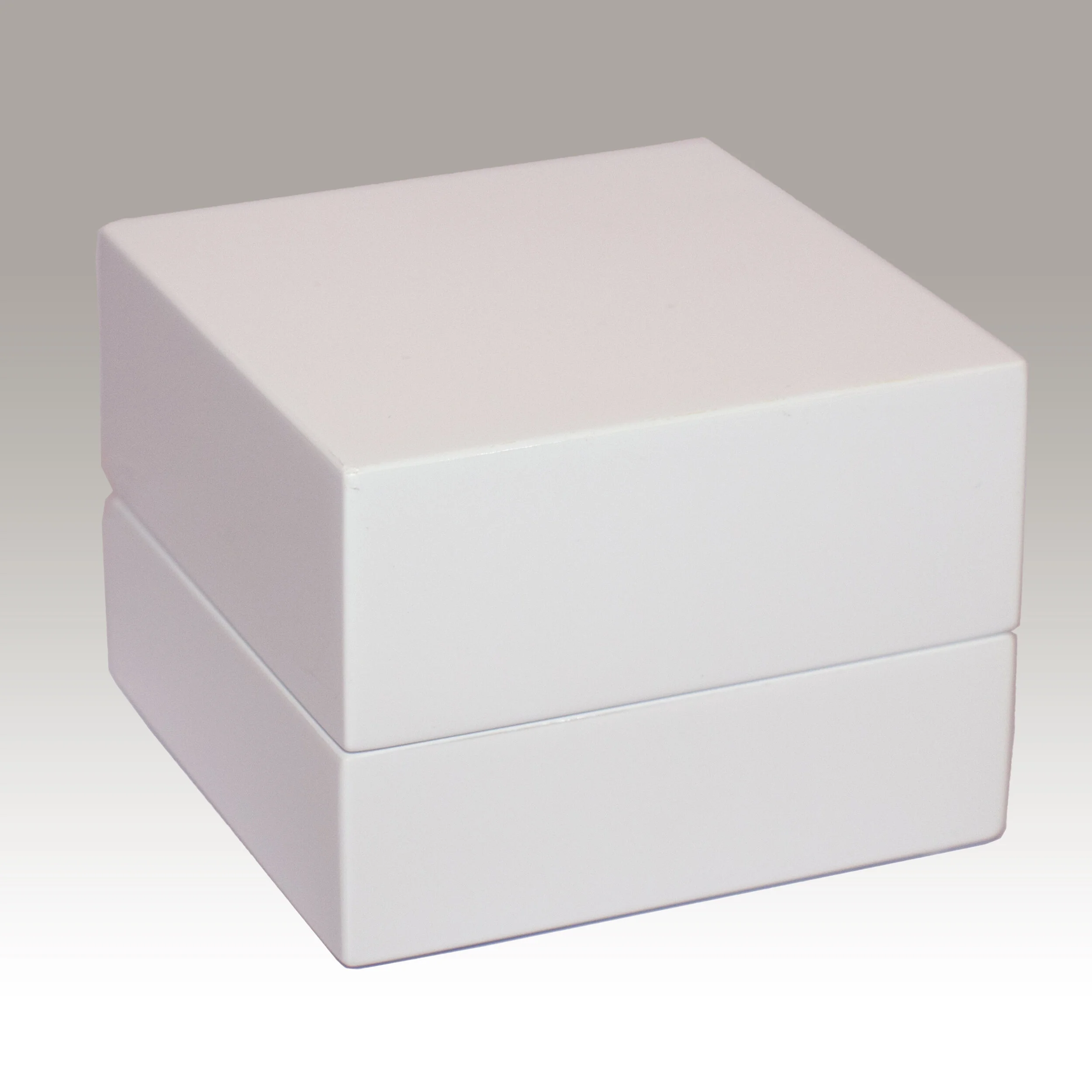 ring box white