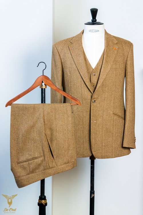 8091 _-__ equestrian_suit_3-conte_four_plus_trousers_7c5f1f6f4d8d1fa5589a416ce17dd590.jpg