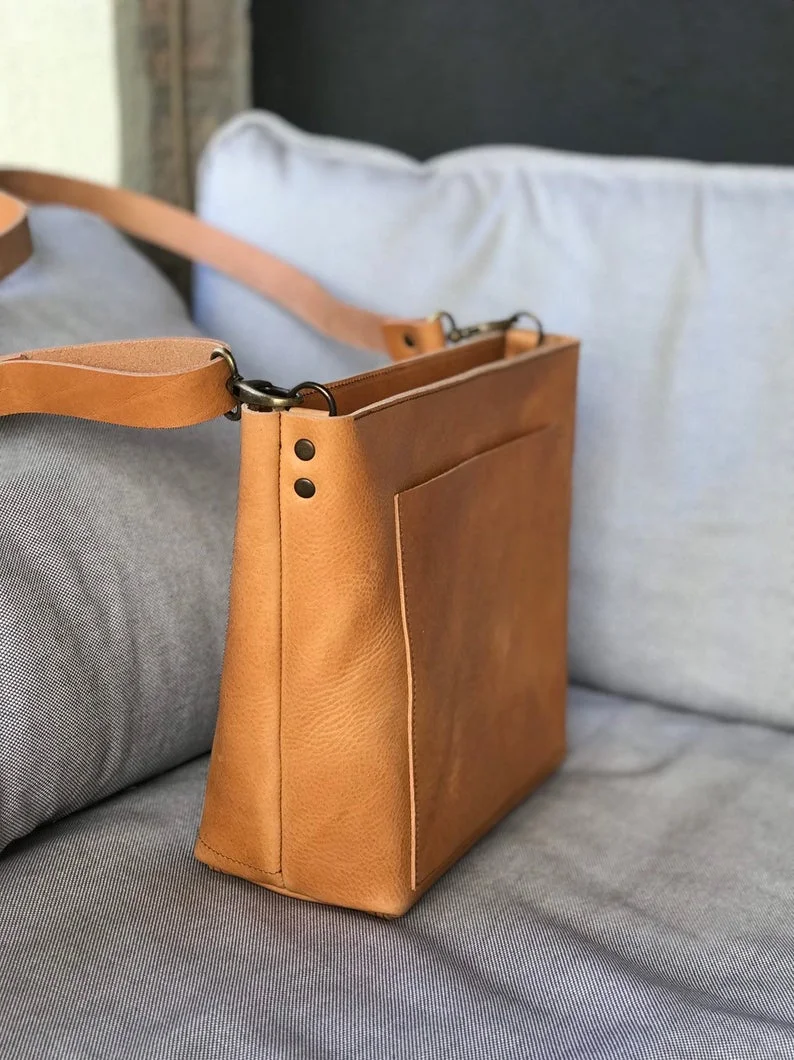 camel leather purse
