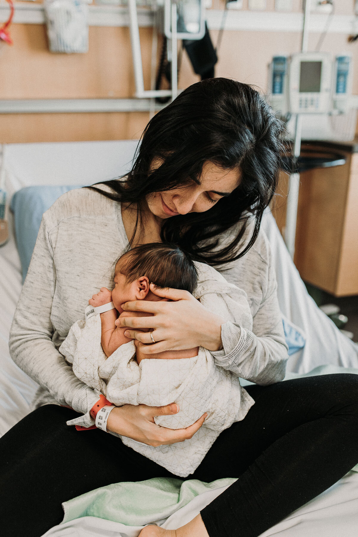 new-mom-baby-small-photo-Toronto.jpg