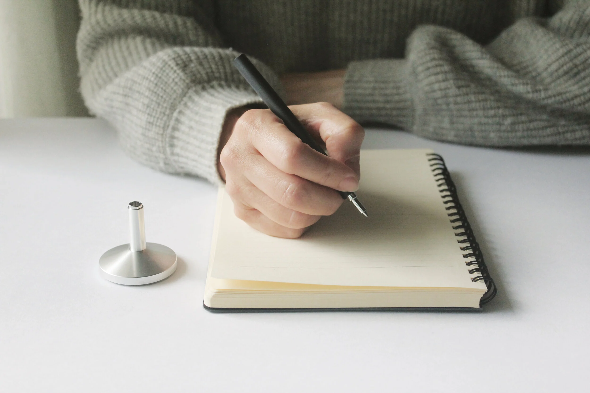 ring binder stand