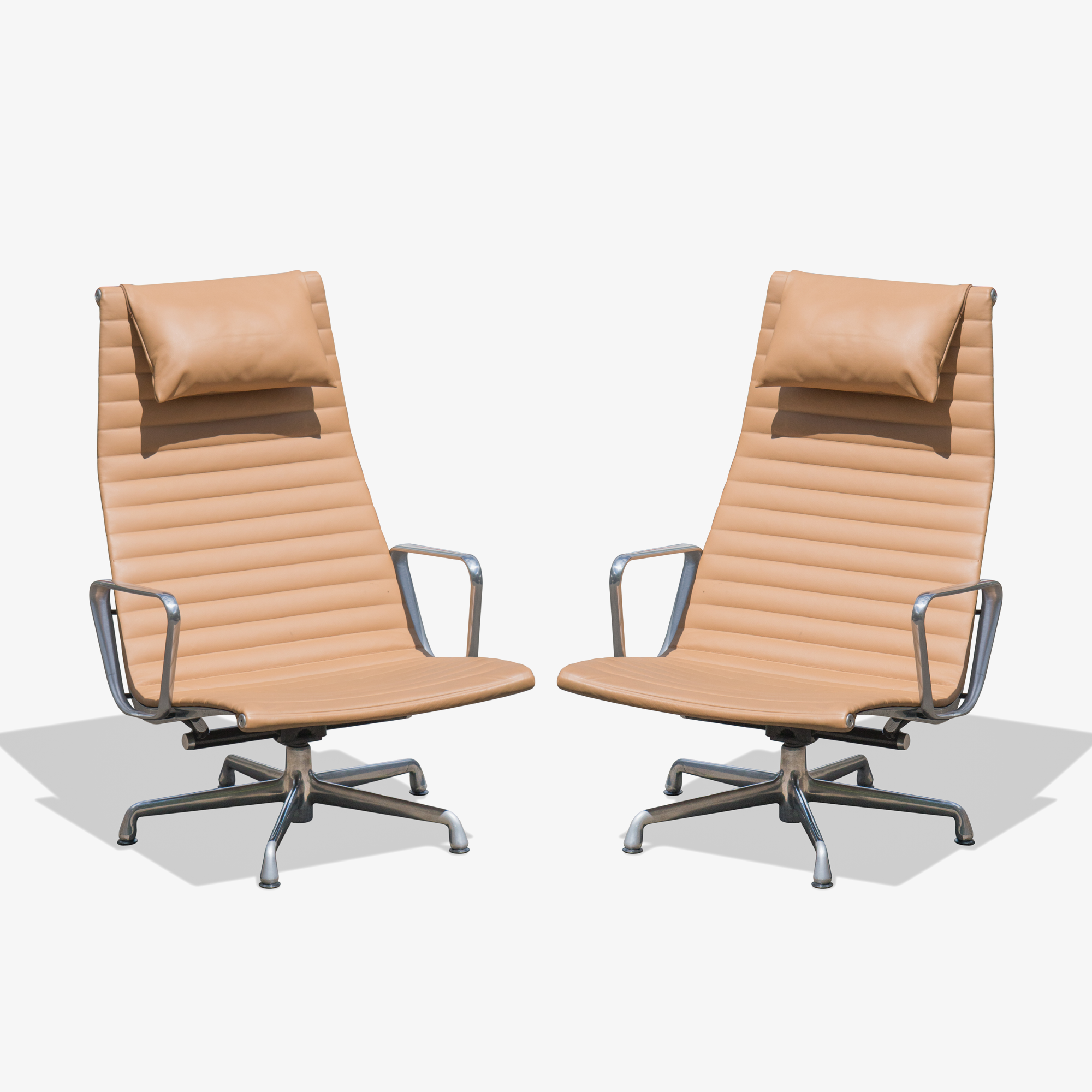 Eames Aluminum Group Lounge Chairs By Charles Ray Eames For Herman Miller Pair Object Refinery