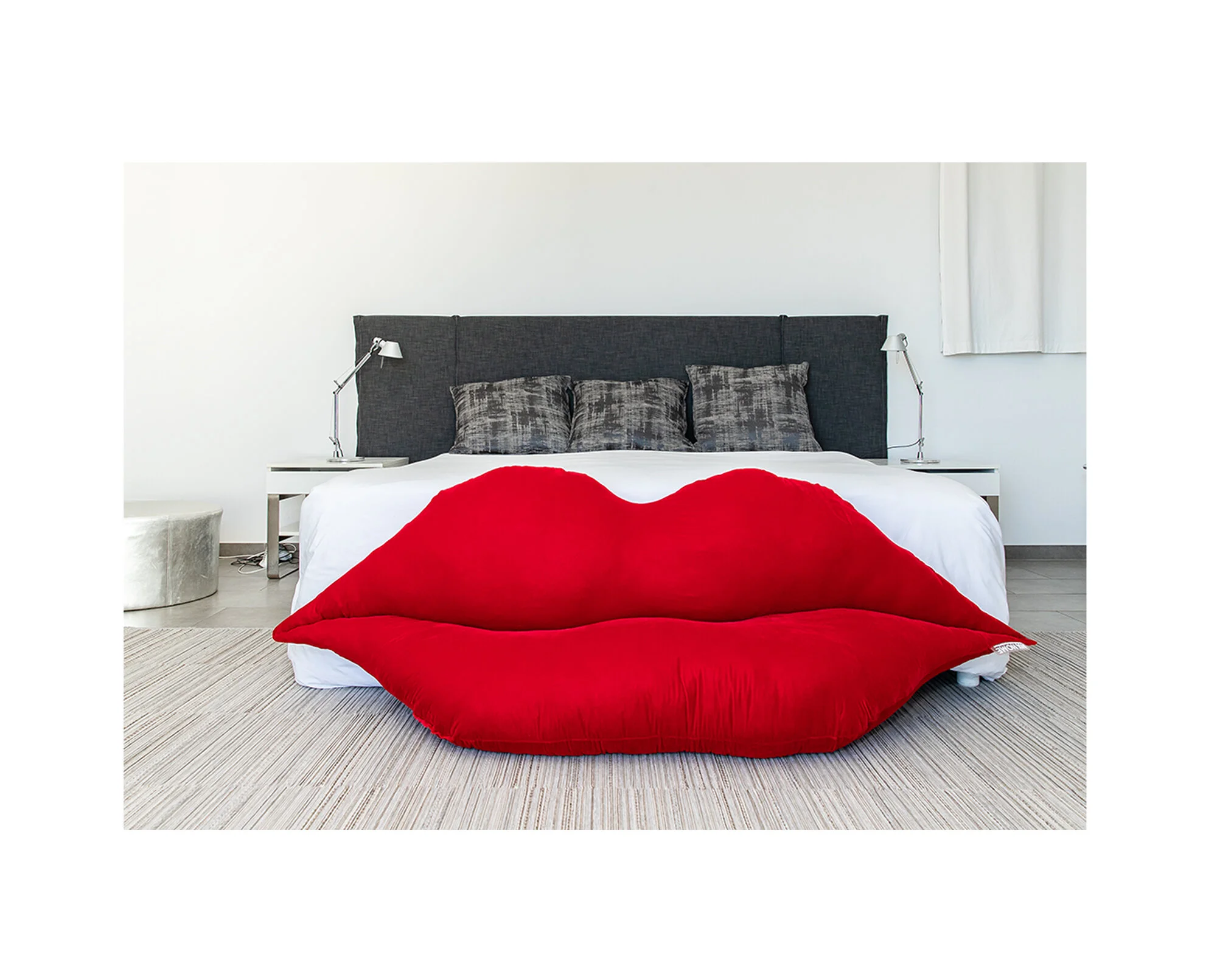 Xl Red Wine Velvet Lips Sofa Pouf Bouche Velours Rouge Vin Xl Red Wine Velvet Lips Sofa Pouf