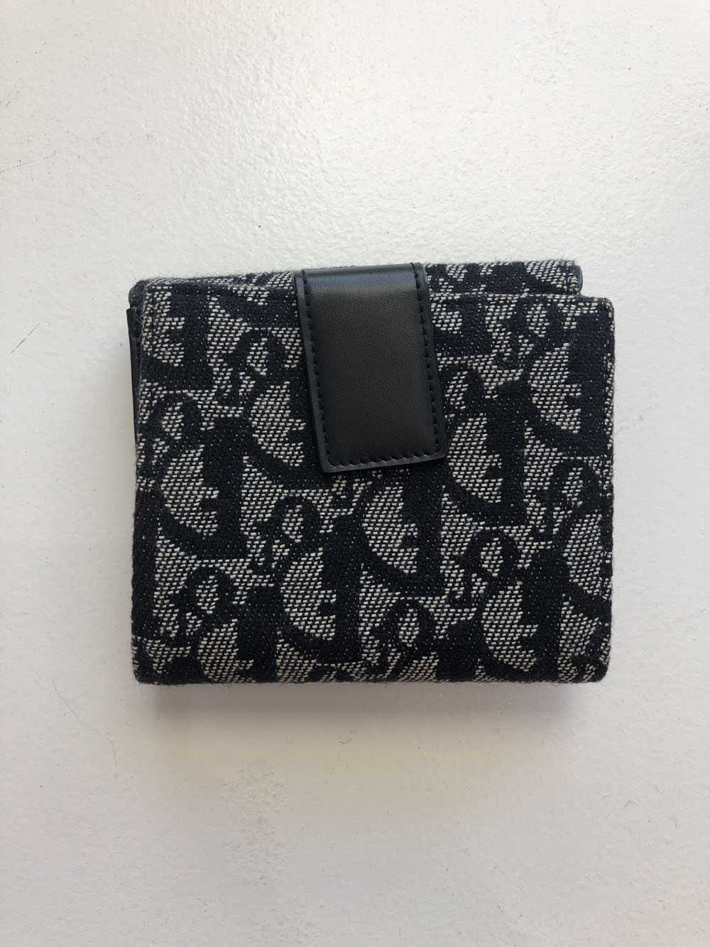 dior bifold wallet