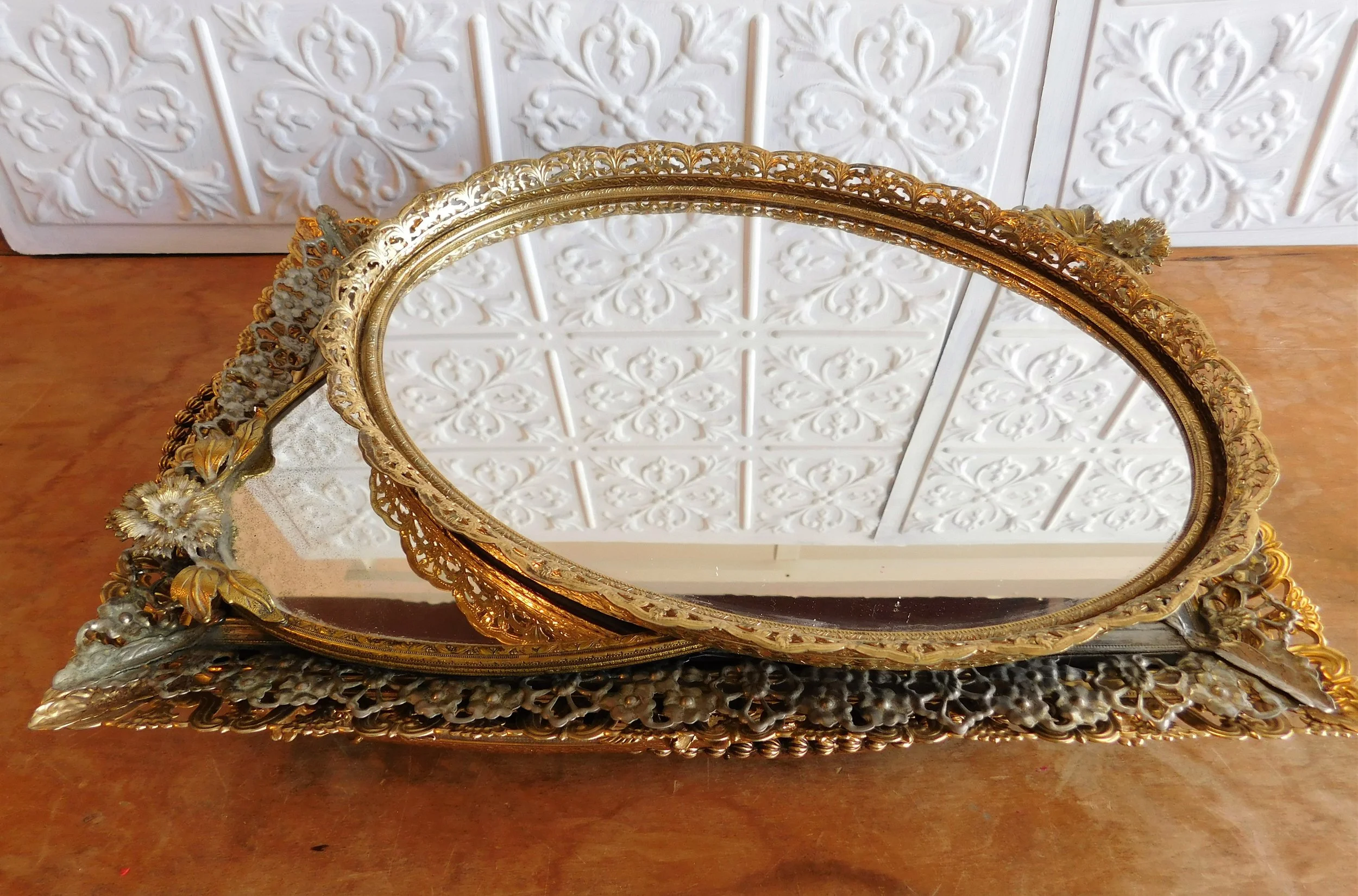 Velvet Als Tabletop Decor Velvet Als Tabletop Decor