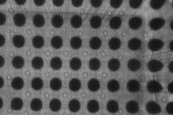 粘附问题-射线照相测试用于检测铸件的内部缺陷, 在x射线或伽马射线辐射下焊接或锻件. 缺陷是通过材料中辐射吸收的差异来检测的，就像在摄影胶片上显示的阴影图上所示.