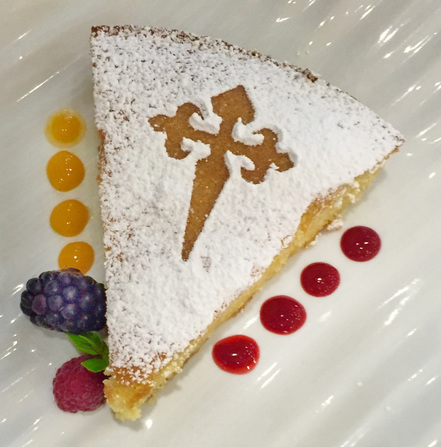 一个示范的tarta de圣地亚哥