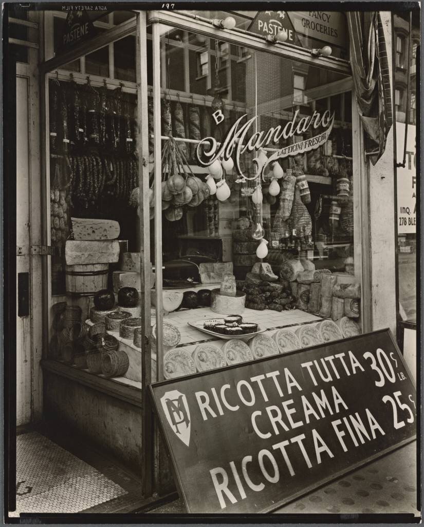 Bleecker St.,C上的商店。 1930年