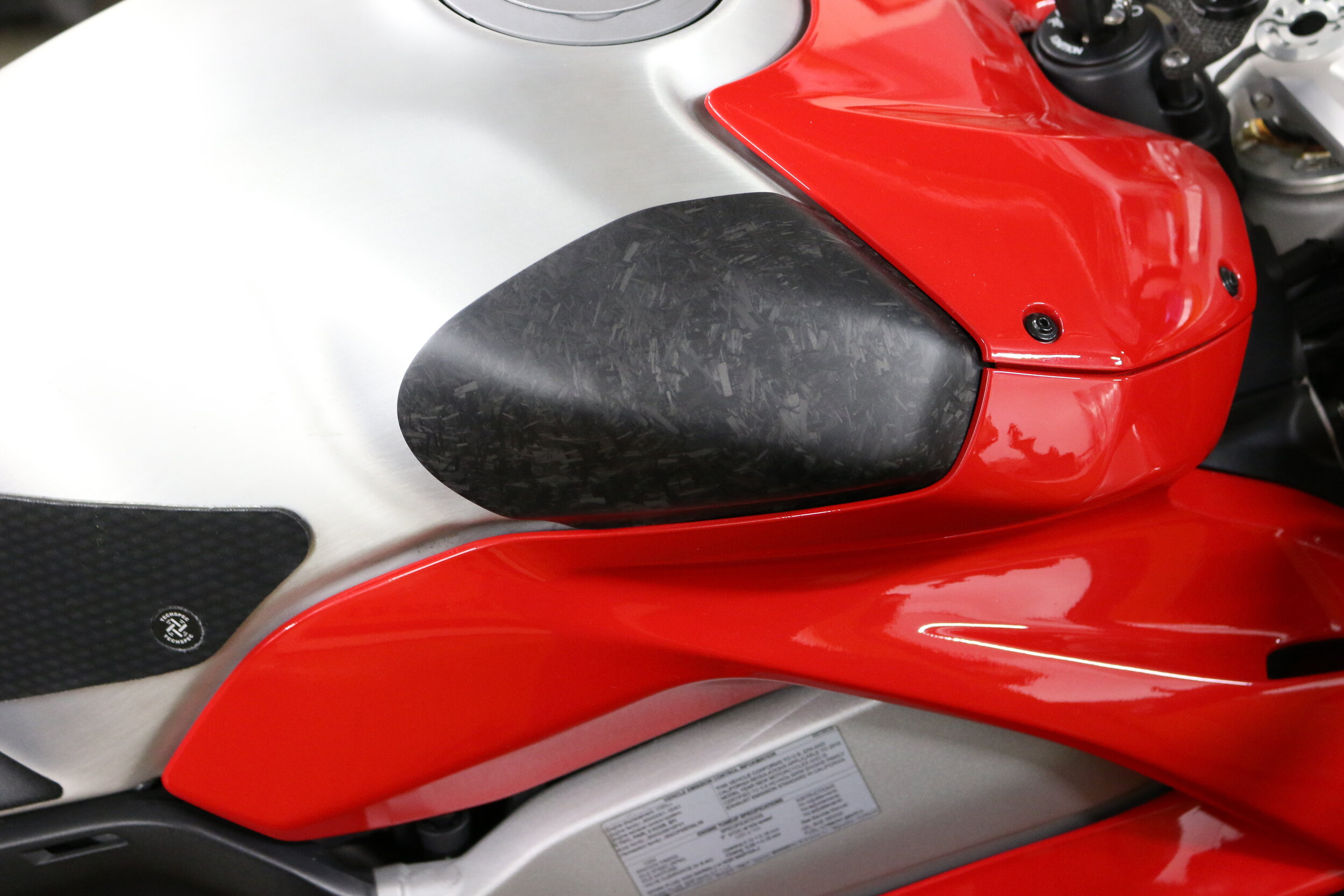 Ducati Panigale Carbon Tank Protector 