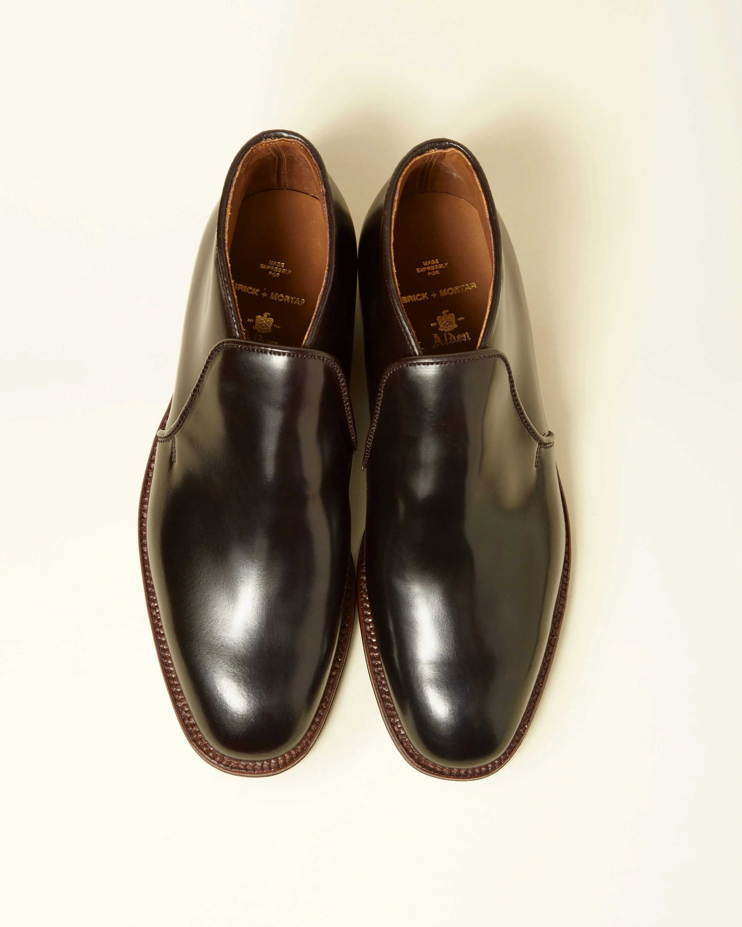 shell cordovan chukka boots