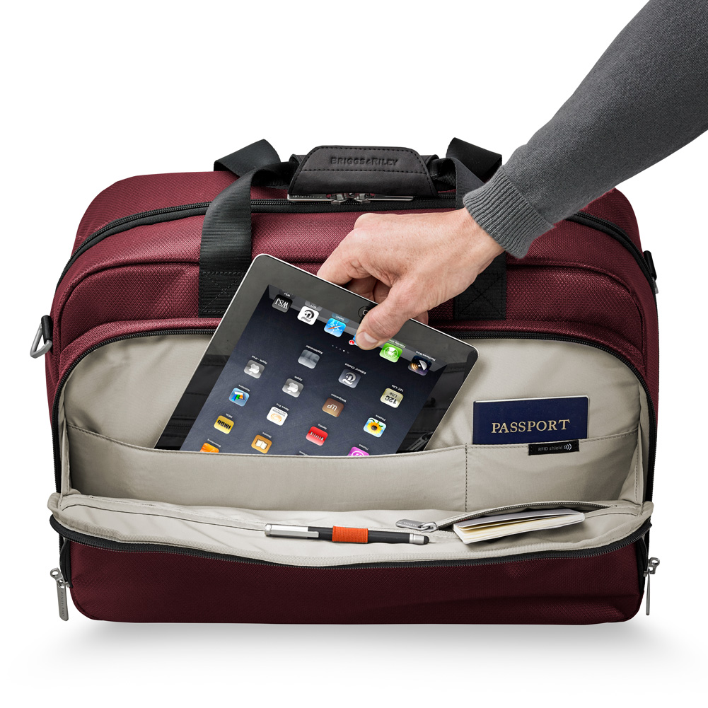 Briggs Riley Transcend Clamshell Cabin Bag Td441 Going In