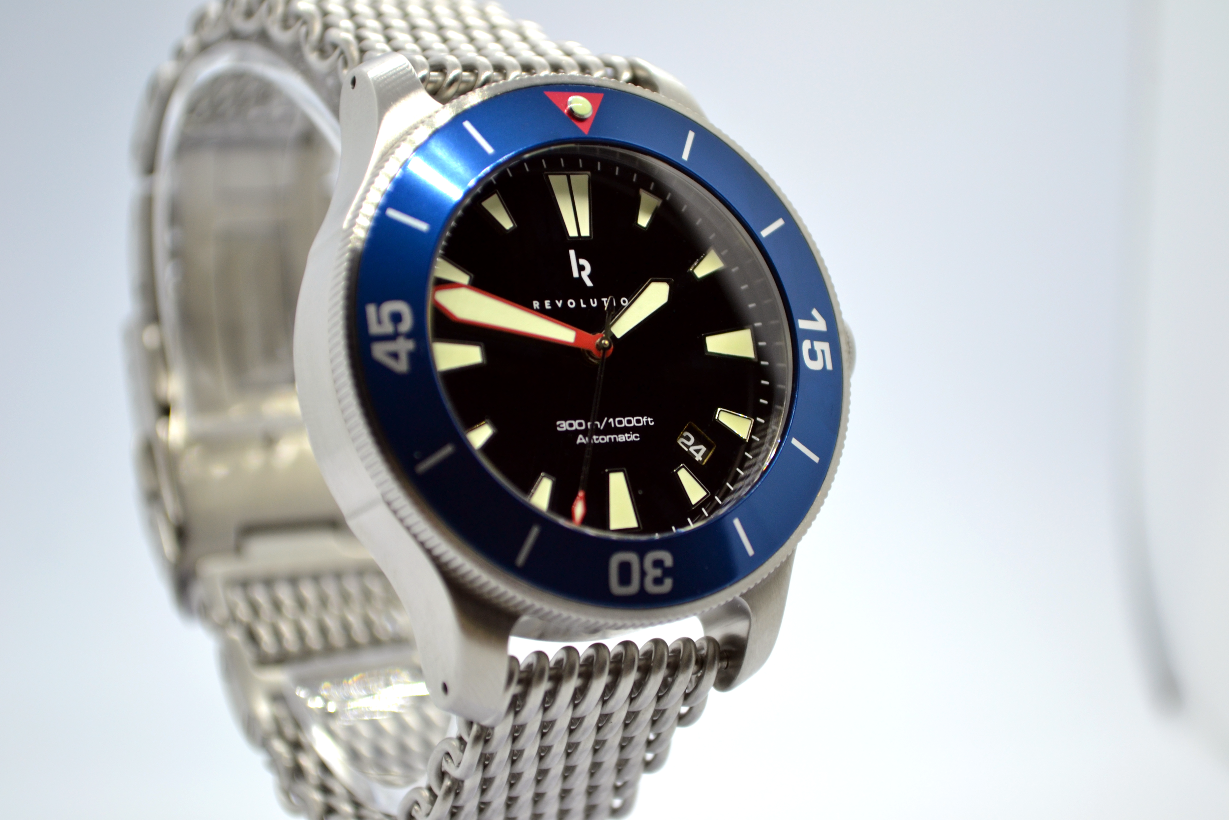 revolution diver watch