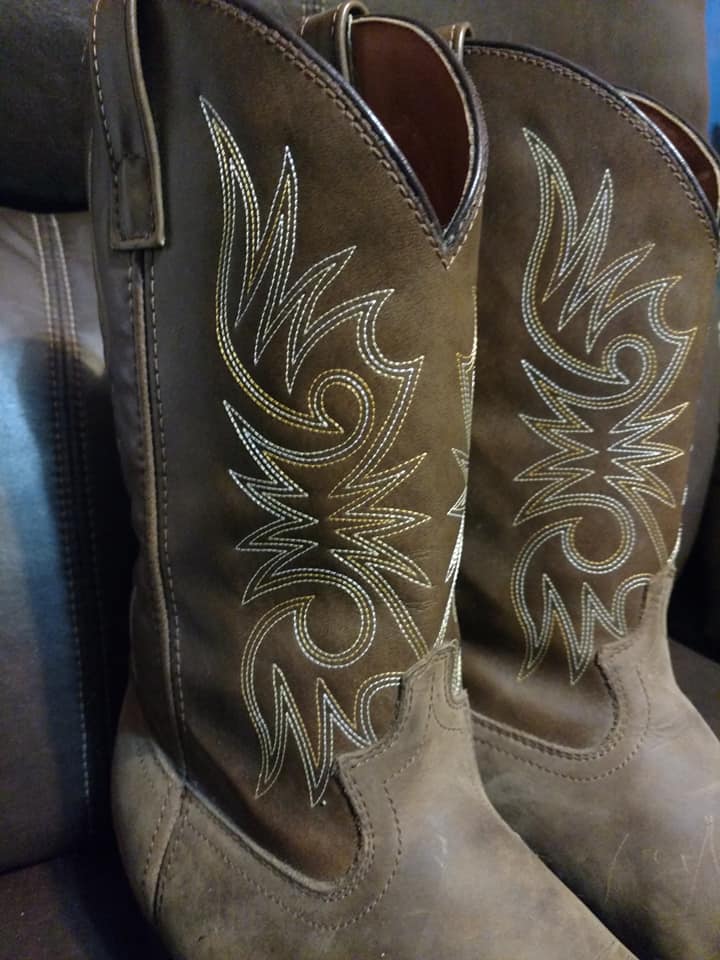 laredo trucker boots