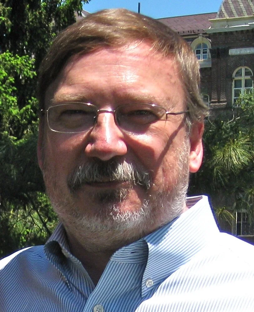 R,来自Vassar的头像-Robin McEntire.jpg