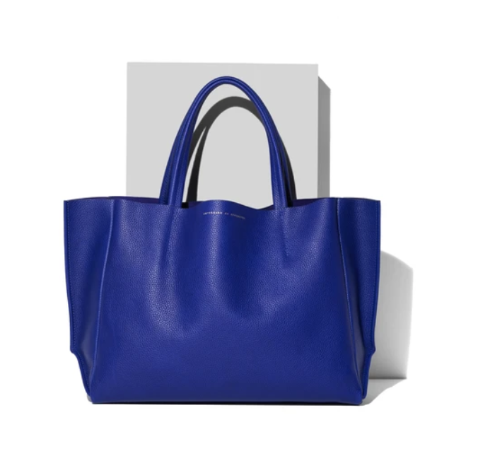 ampersand as apostrophe sideways tote