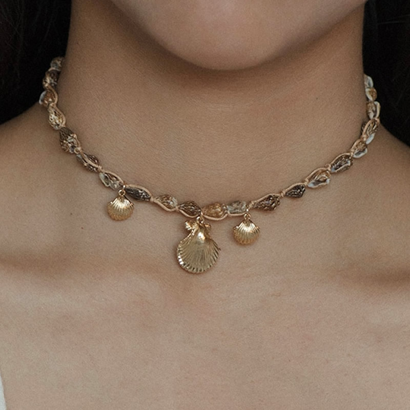 Cute Island Beauty Choker Necklace with 