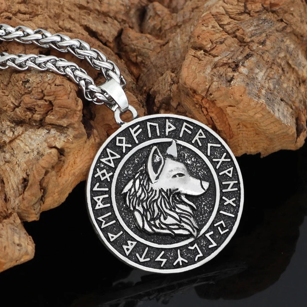 silver wolf pendant