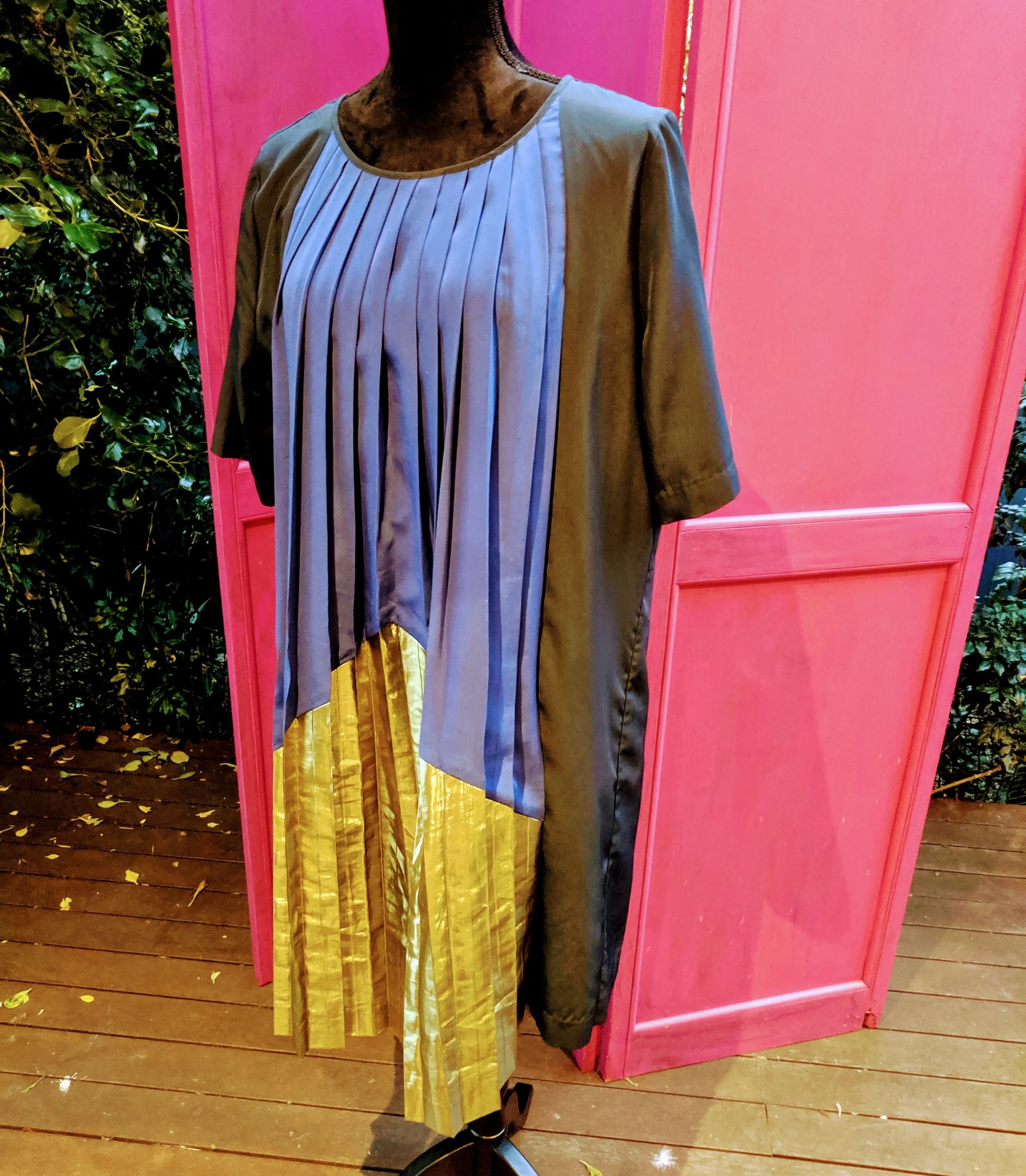 GORMAN Pleated navy and gold metallic 
