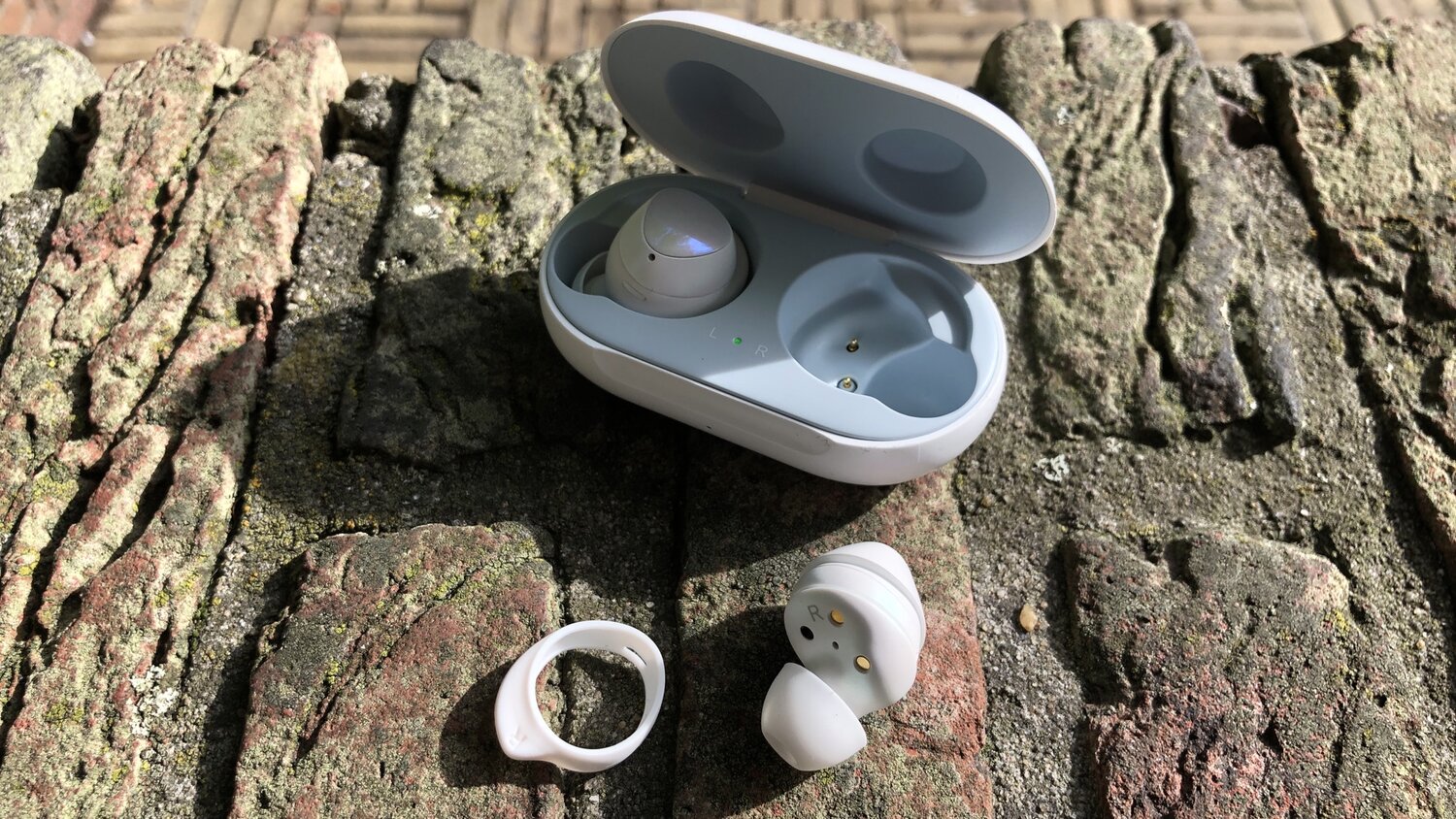 Samsung Galaxy Buds Vs Buds