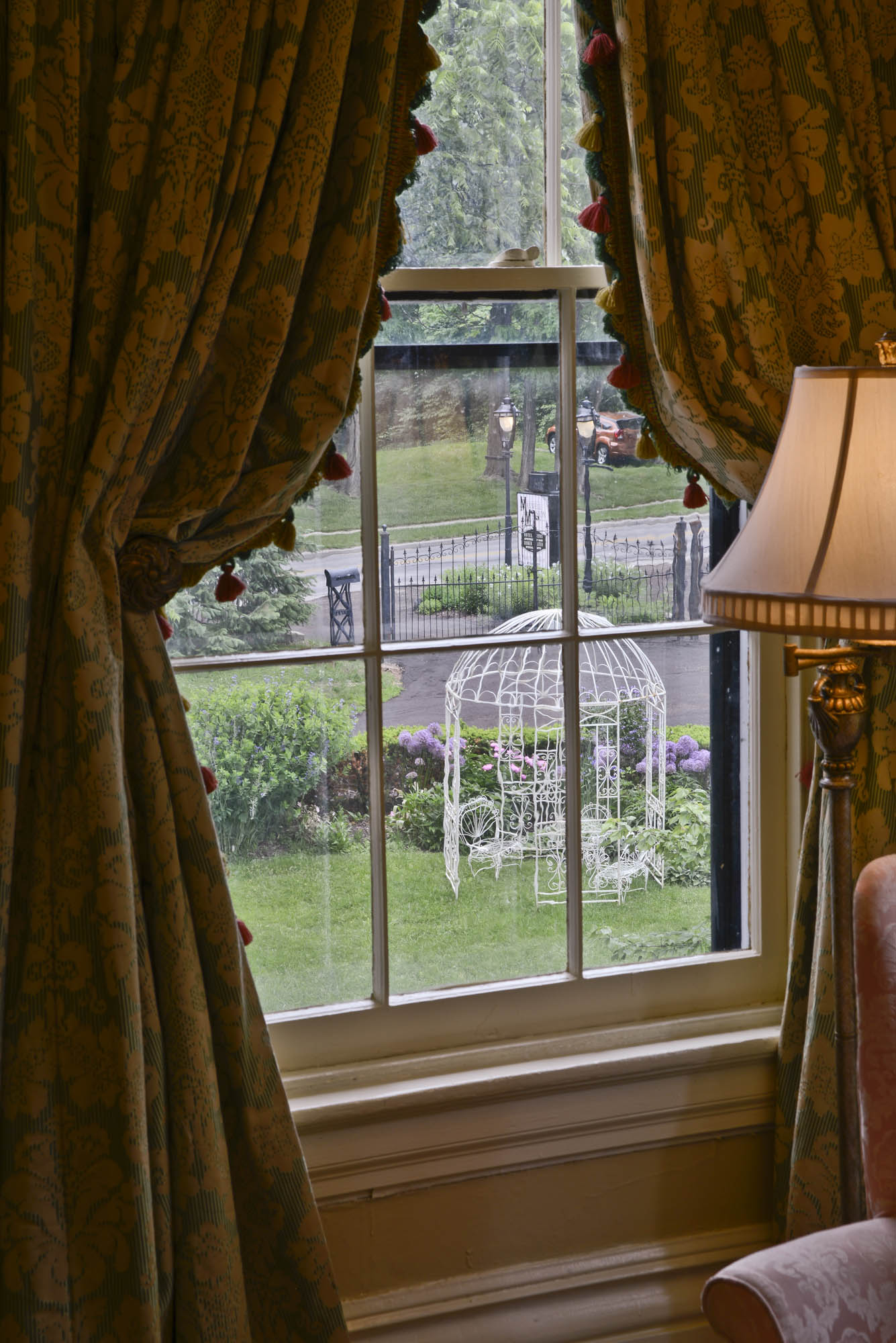 从夏洛蒂·勃朗特房间的窗户看到的风景