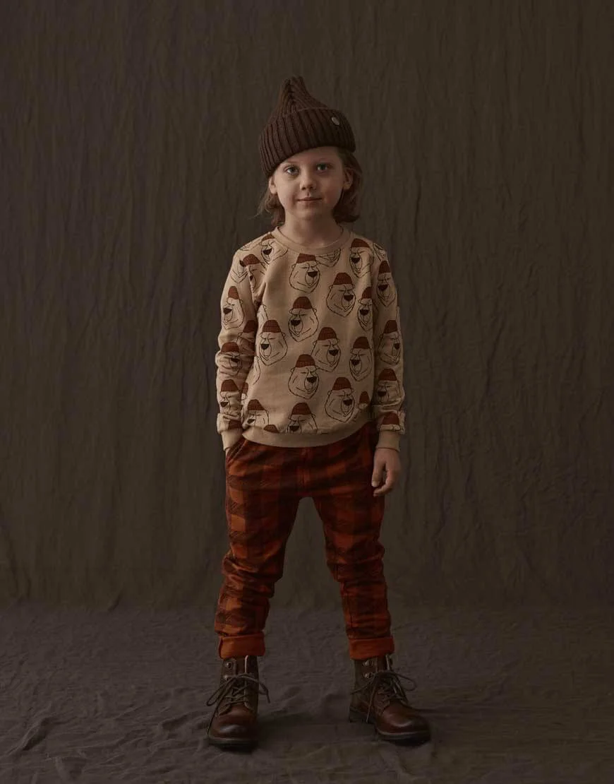 flannel and sweatpants outfit