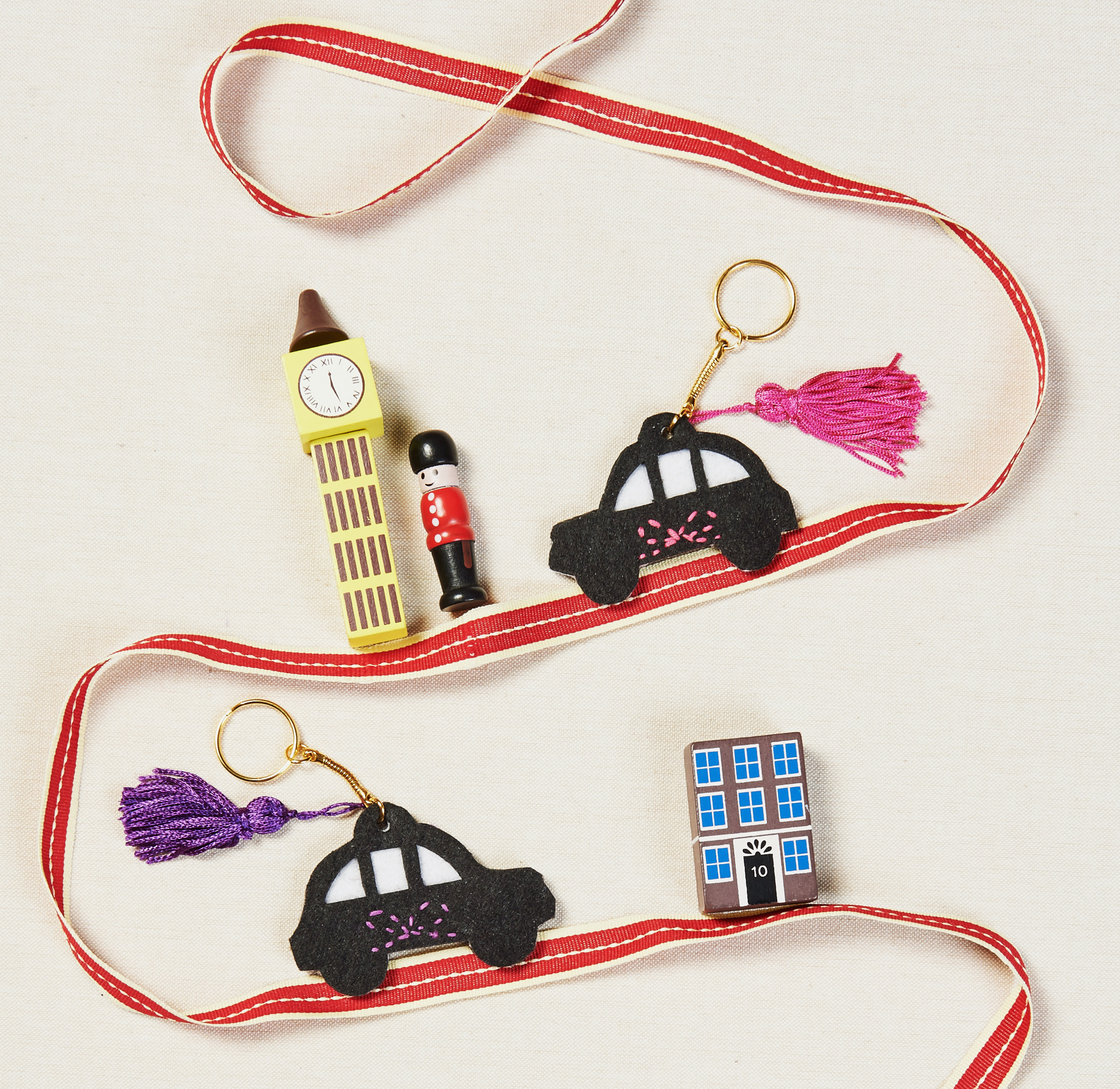 blackcabkeyringDIY-copy.jpg