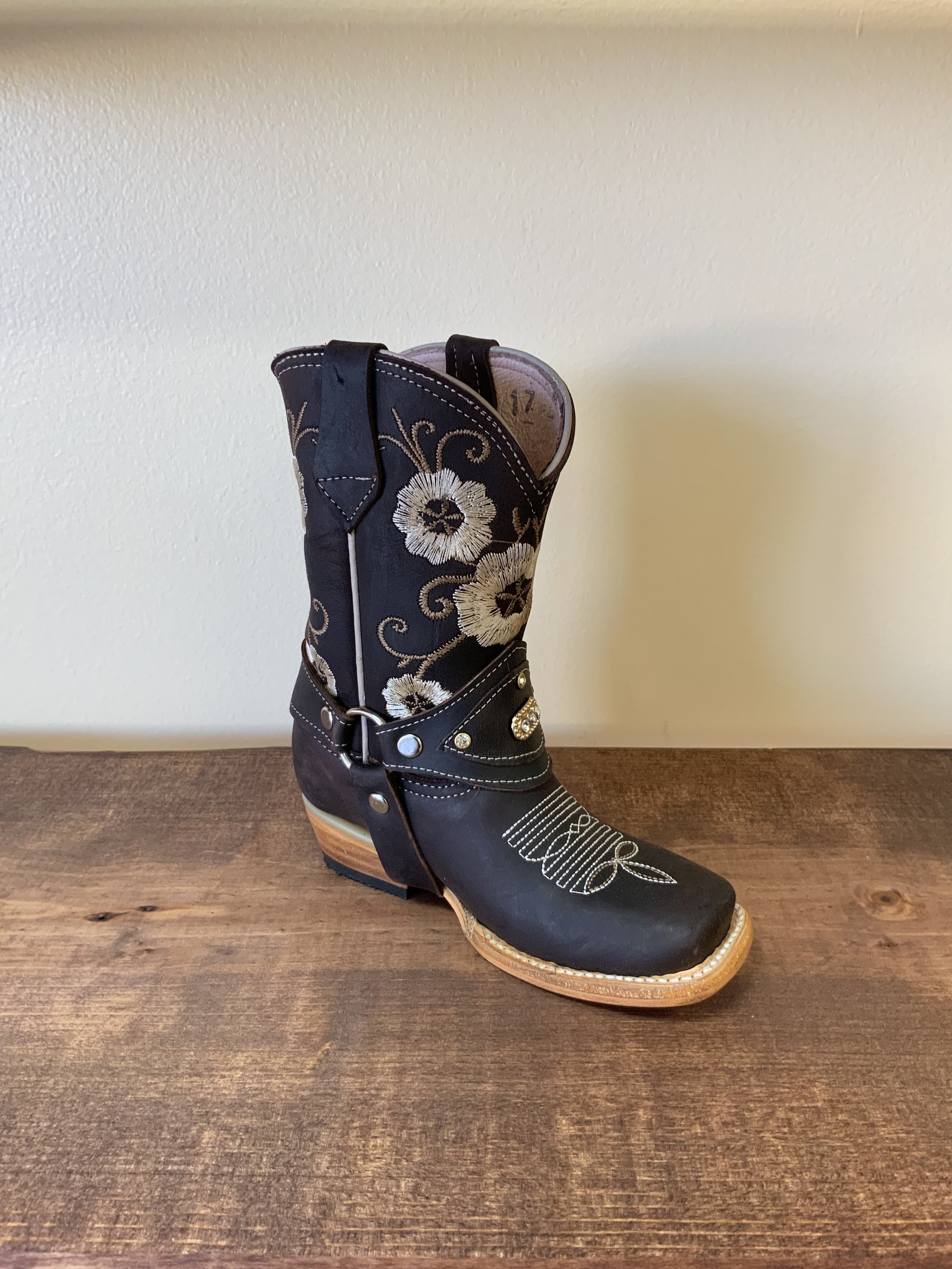 cowboy boots with roses