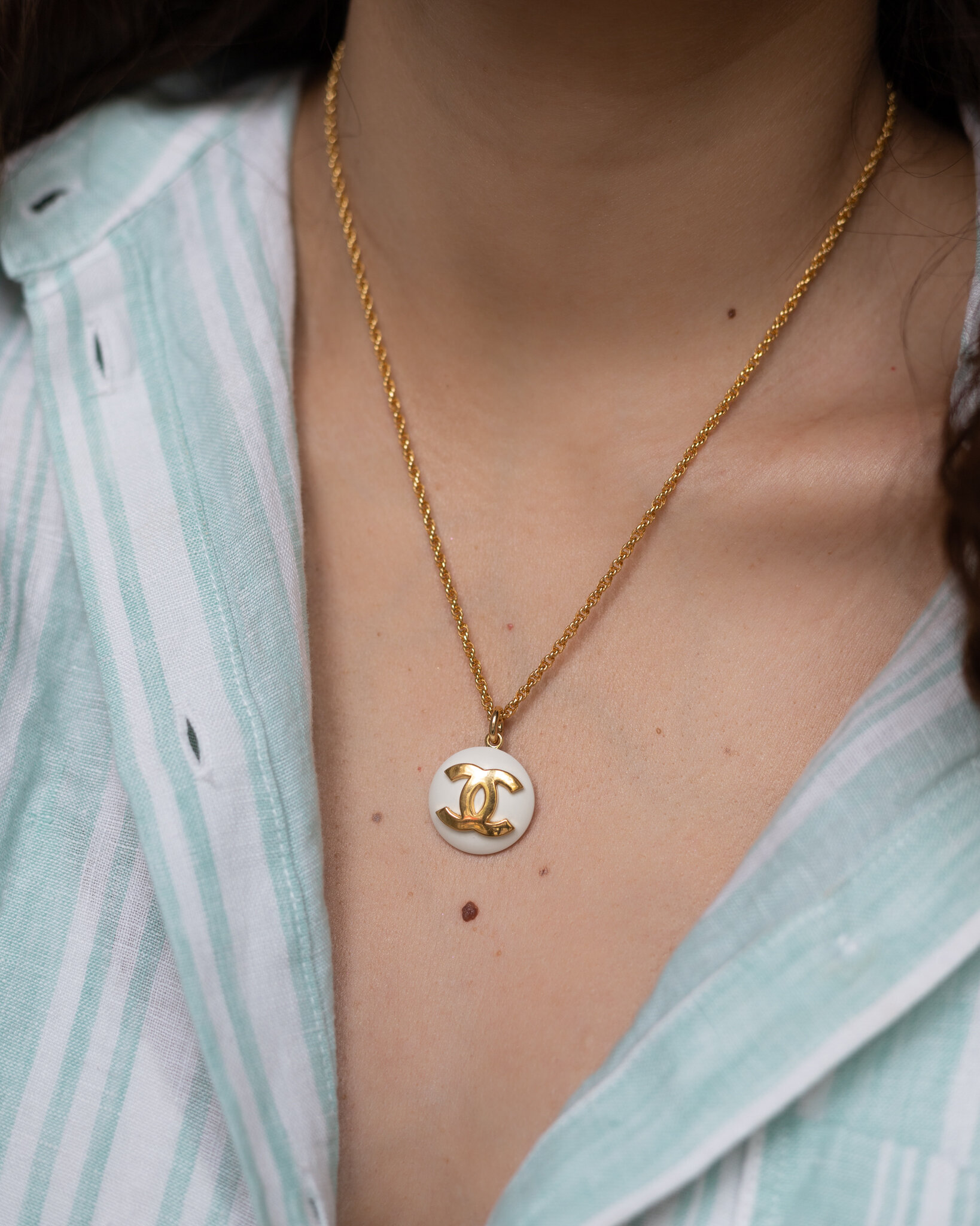 CC Big White & Gold Button Pendant Necklace (2 sizes) — singulié