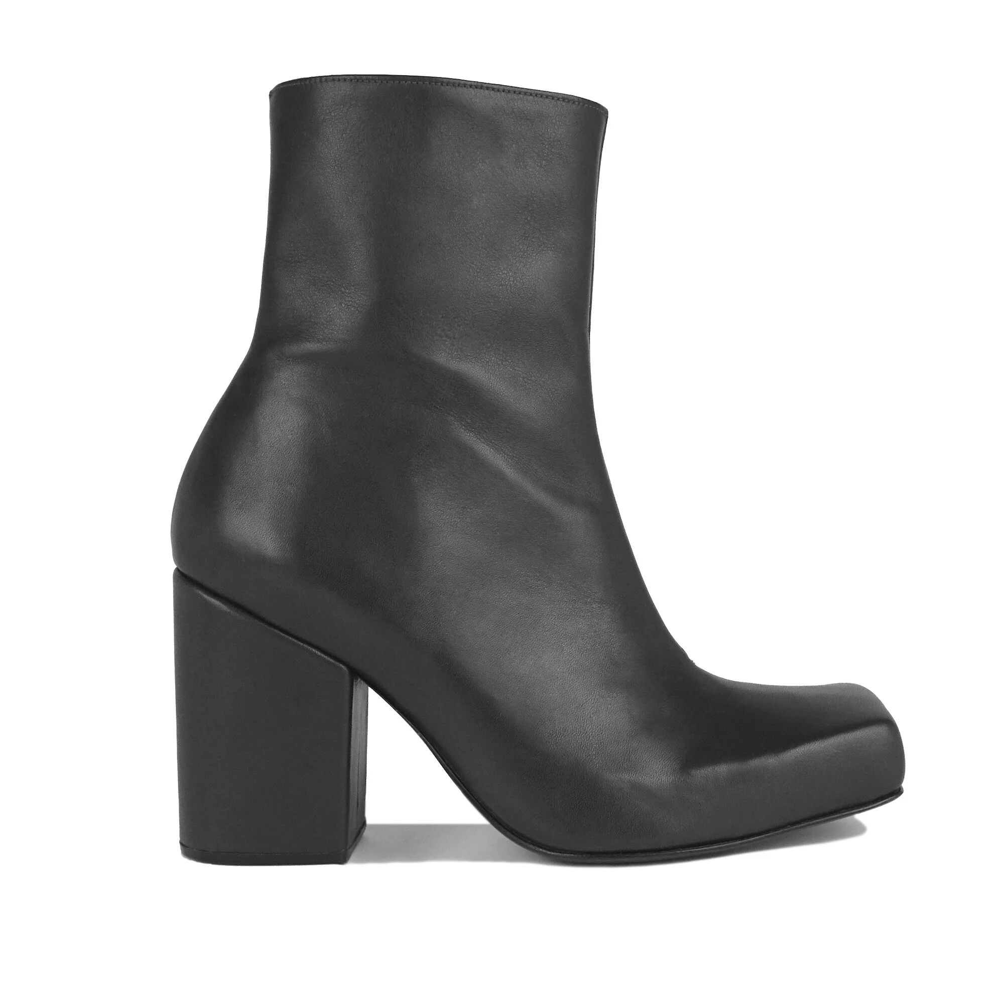 Historical Context of Heeled Boots