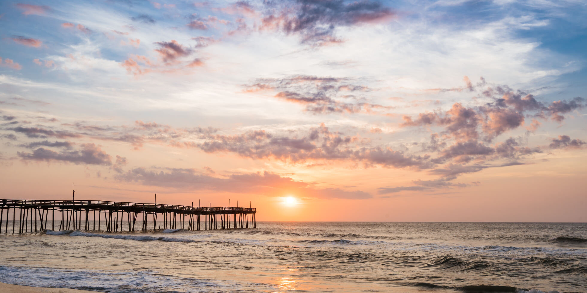 Avon Pier NC的蓝色和金色日出©Jennifer Carr摄影弗吉尼亚海滩.jpg
