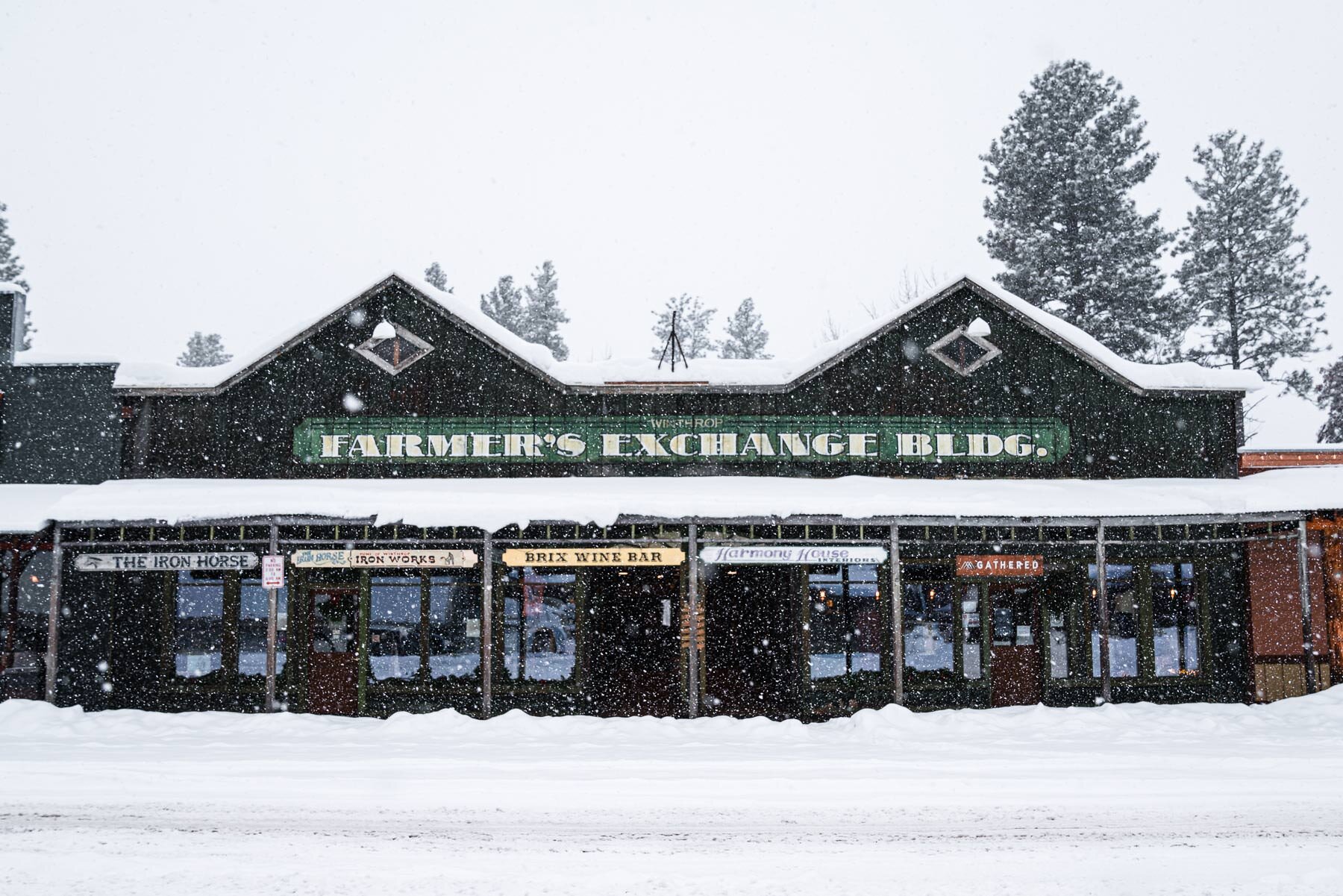 Winthrop. Farmer在冬天交换
