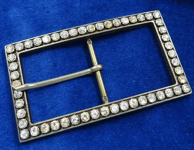 Large brass buckle inlaid with pastes 