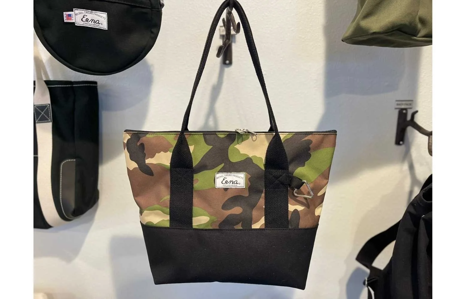 バッグ BOTT Canvas Shoulder Bag Black Camo Canvas Shoulder Bag 