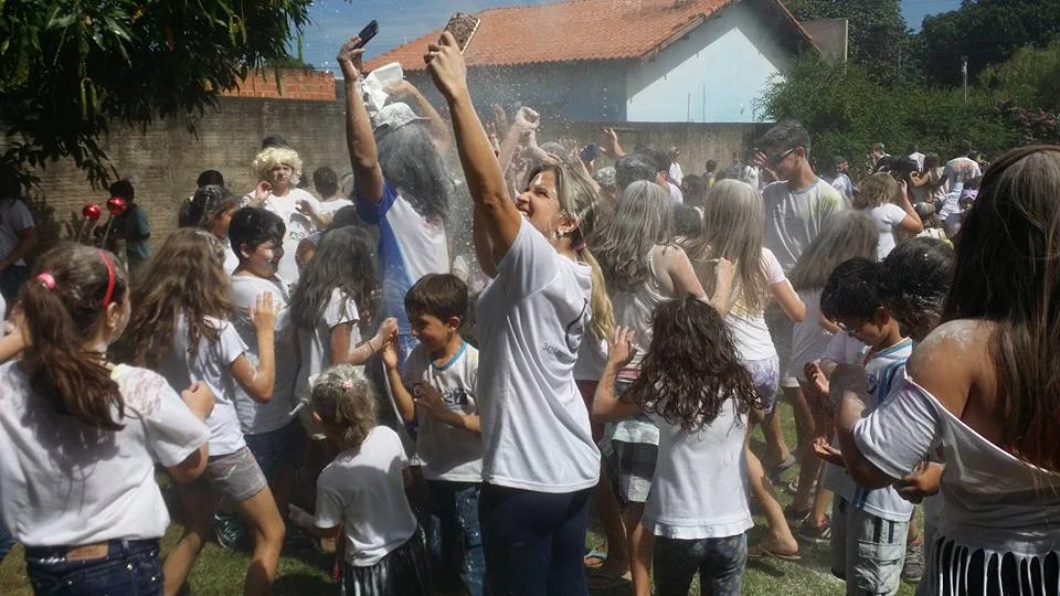 Happy Holi - "FESTA DAS CORES"