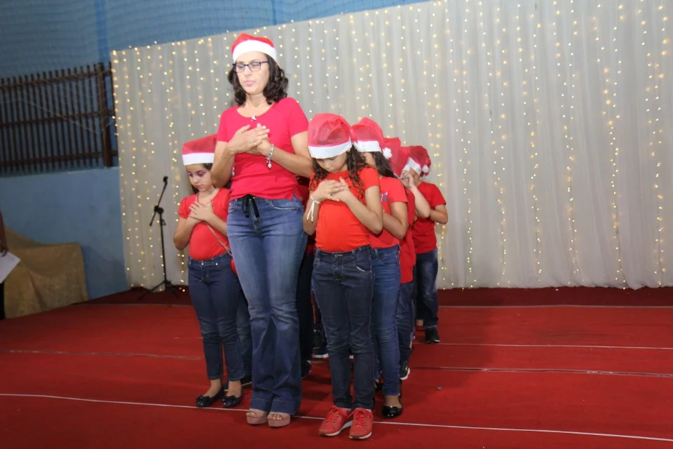Cantata CEART - 2018- Professores e 1° e 2° B Cantata CEART - 2018- Professores e 1° e 2° B