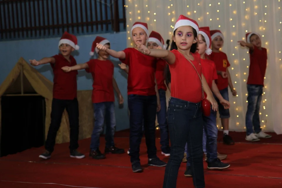 Cantata CEART - 2018- Professores e 1° e 2° B Cantata CEART - 2018- Professores e 1° e 2° B