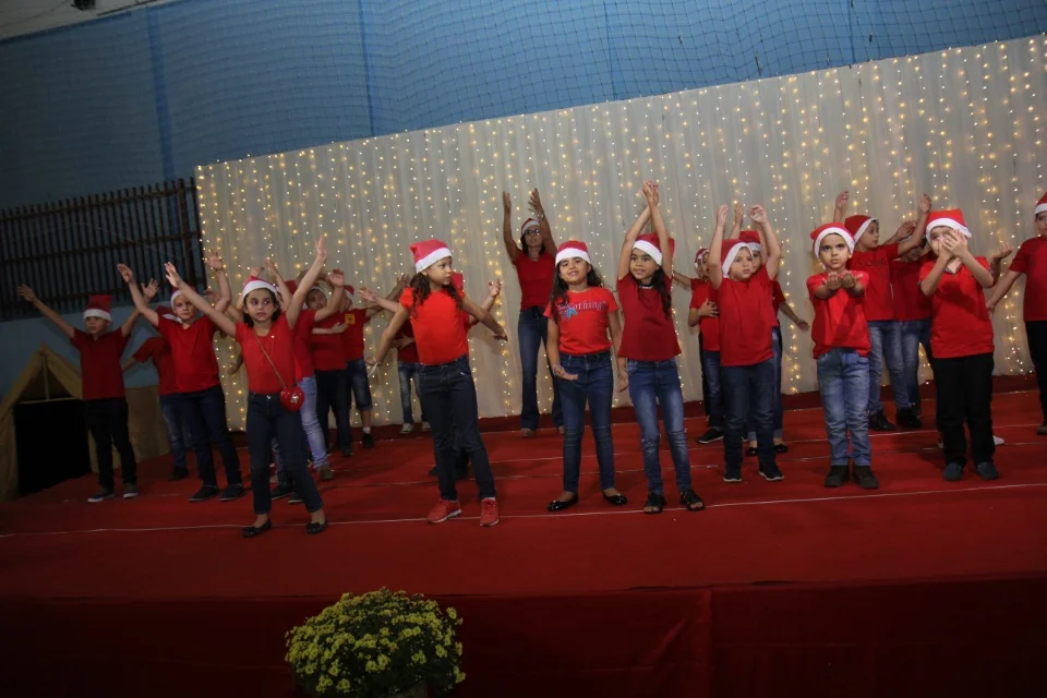 Cantata CEART - 2018- Professores e 1° e 2° B Cantata CEART - 2018- Professores e 1° e 2° B